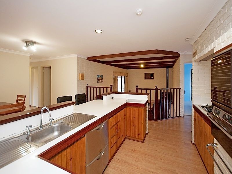 1 Chalmers Place, Leeming WA 6149