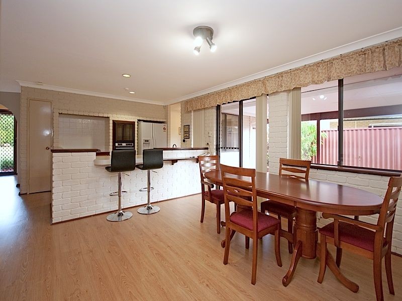 1 Chalmers Place, Leeming WA 6149