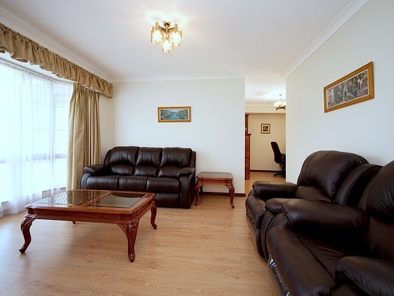 1 Chalmers Place, Leeming WA 6149