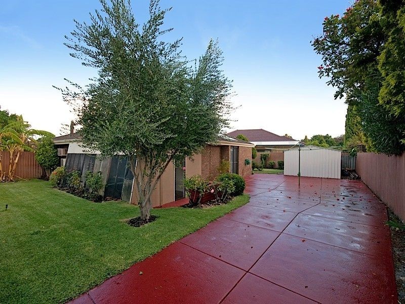 1 Chalmers Place, Leeming WA 6149