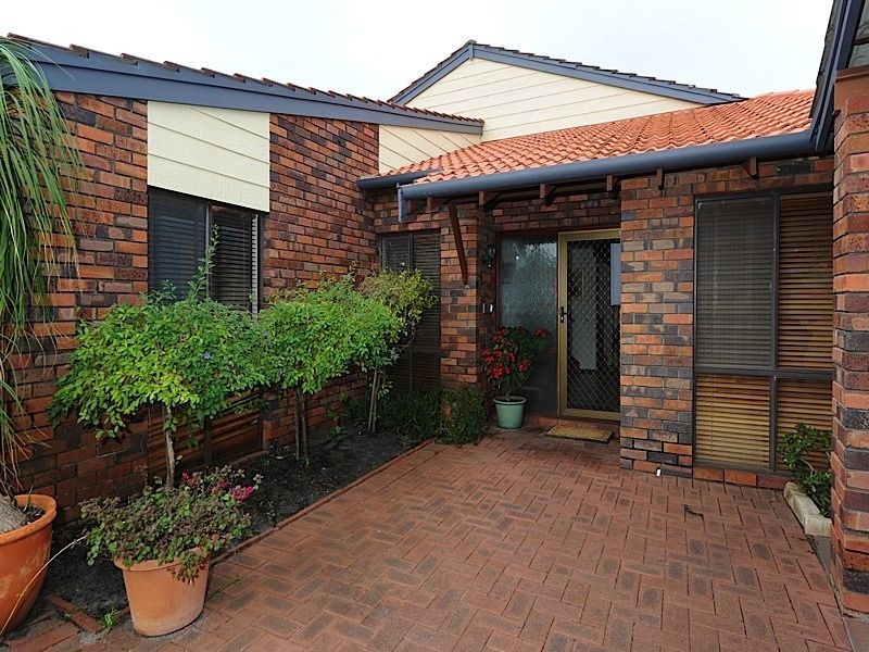 23 Cardinal Crescent, Leeming WA 6149