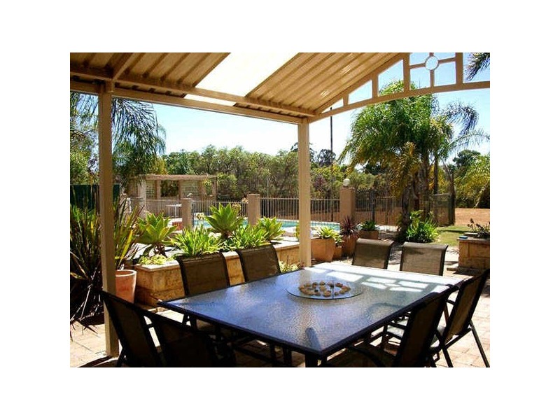 32 Lakes Way, Jandakot WA 6164