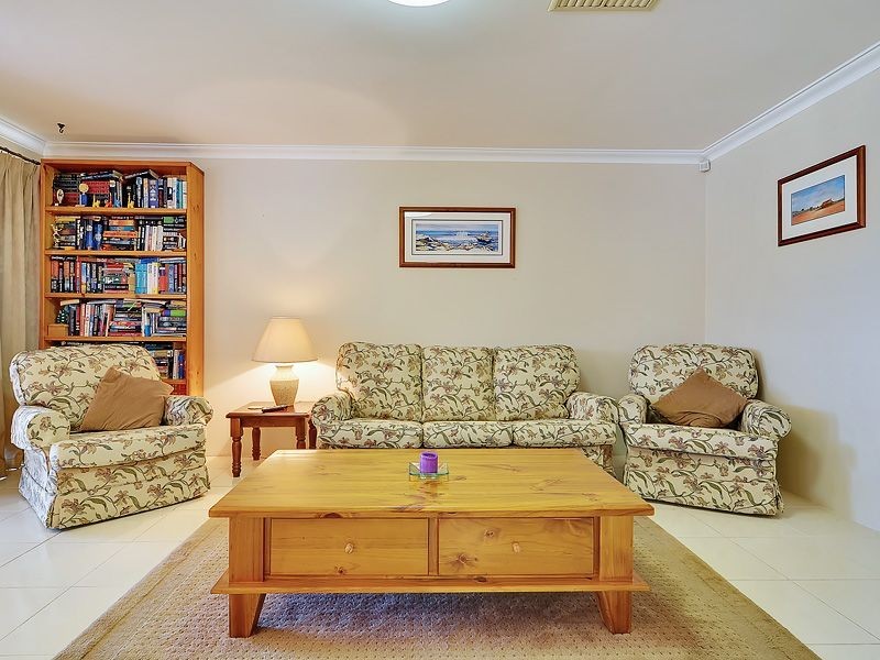 12 Devenish Way, Leeming WA 6149