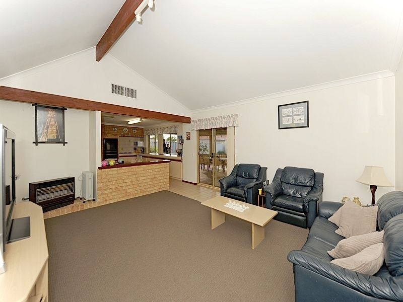 73 Casserly Drive, Leeming WA 6149