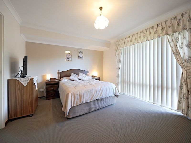 73 Casserly Drive, Leeming WA 6149