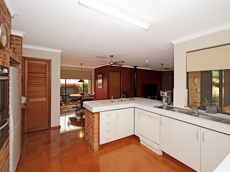 46 Winchester Way, Leeming WA 6149