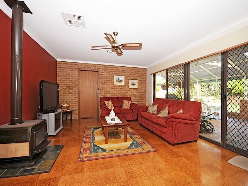 46 Winchester Way, Leeming WA 6149