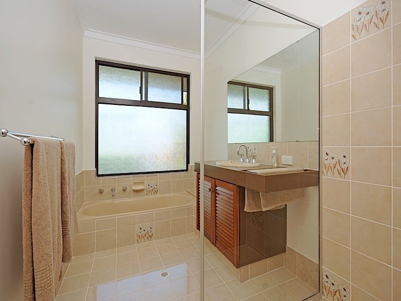 46 Winchester Way, Leeming WA 6149