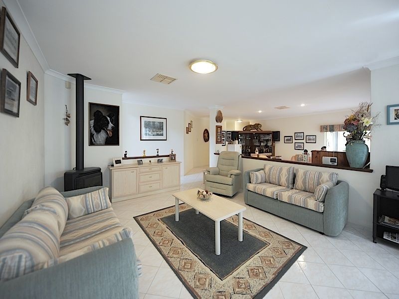 15 Kooyonga Cross, Jandakot WA 6164