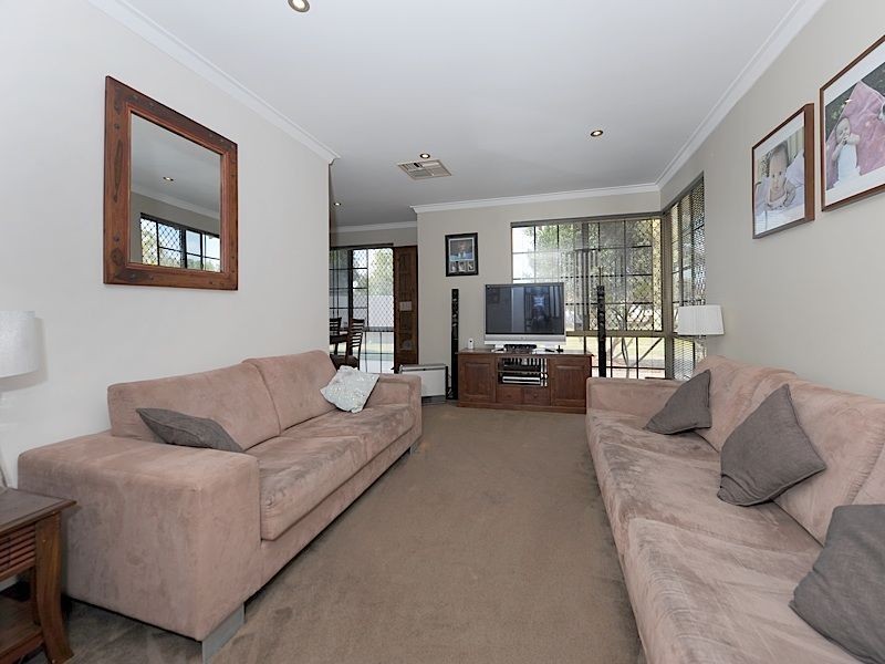 1A Howlett Place, Leeming WA 6149