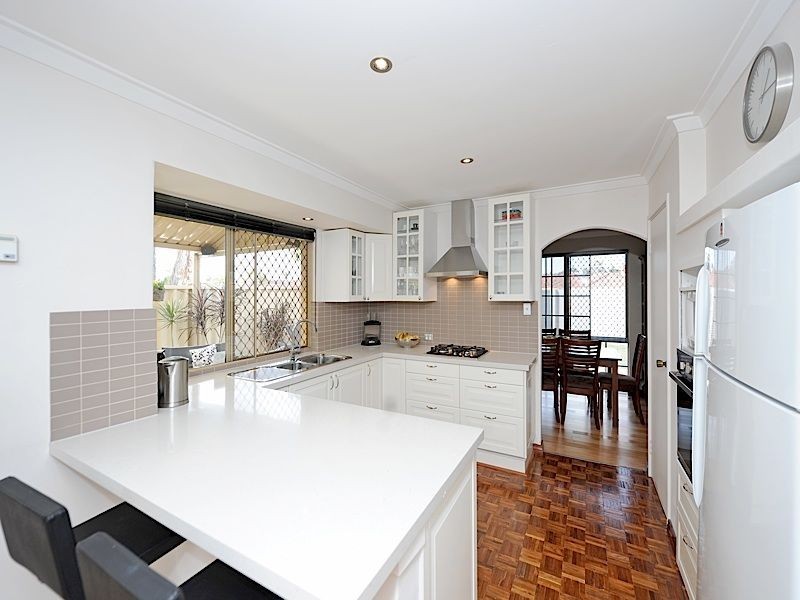 1A Howlett Place, Leeming WA 6149