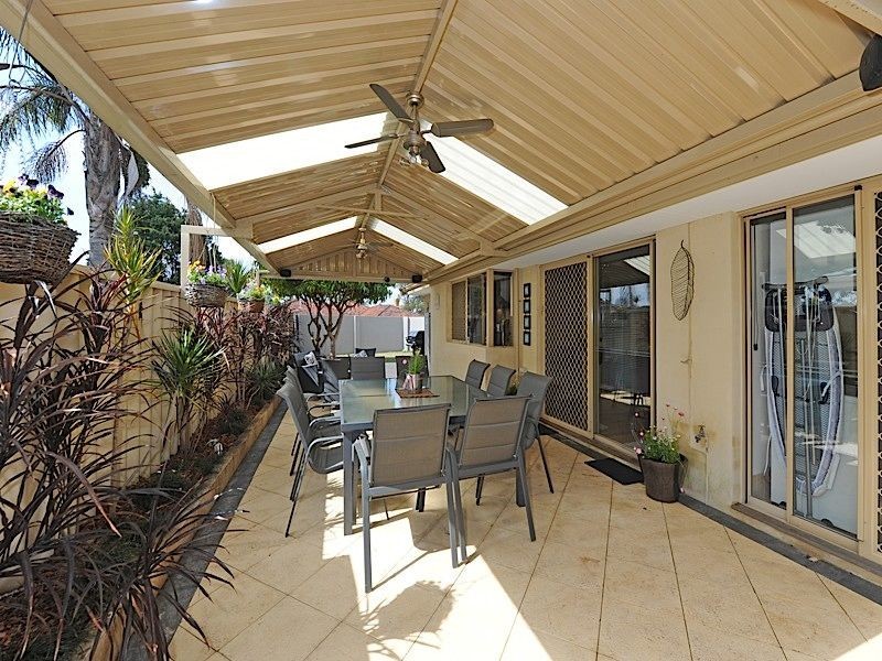 1A Howlett Place, Leeming WA 6149