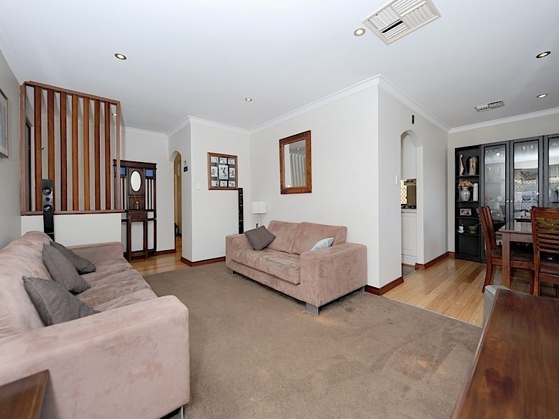 1A Howlett Place, Leeming WA 6149