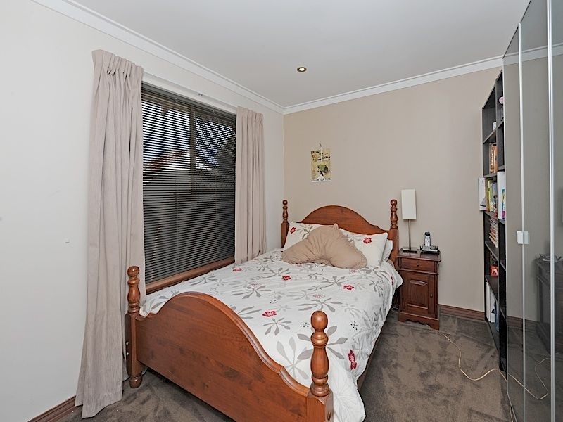 1A Howlett Place, Leeming WA 6149
