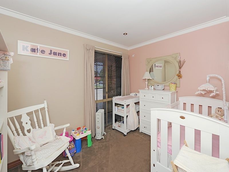 1A Howlett Place, Leeming WA 6149