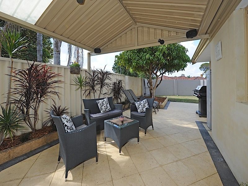 1A Howlett Place, Leeming WA 6149