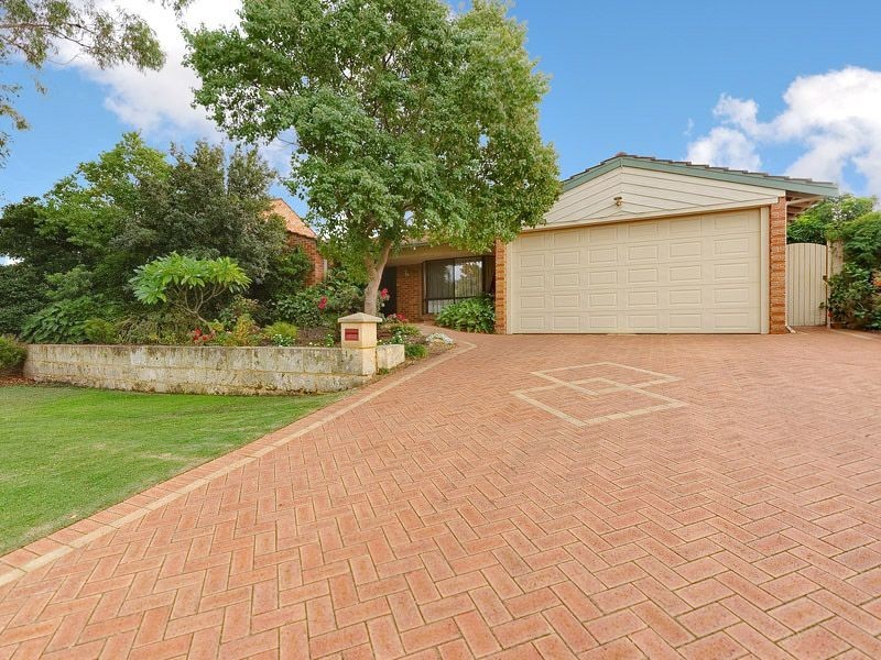 19 Harrington Crescent, Leeming WA 6149