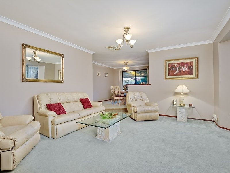 19 Harrington Crescent, Leeming WA 6149