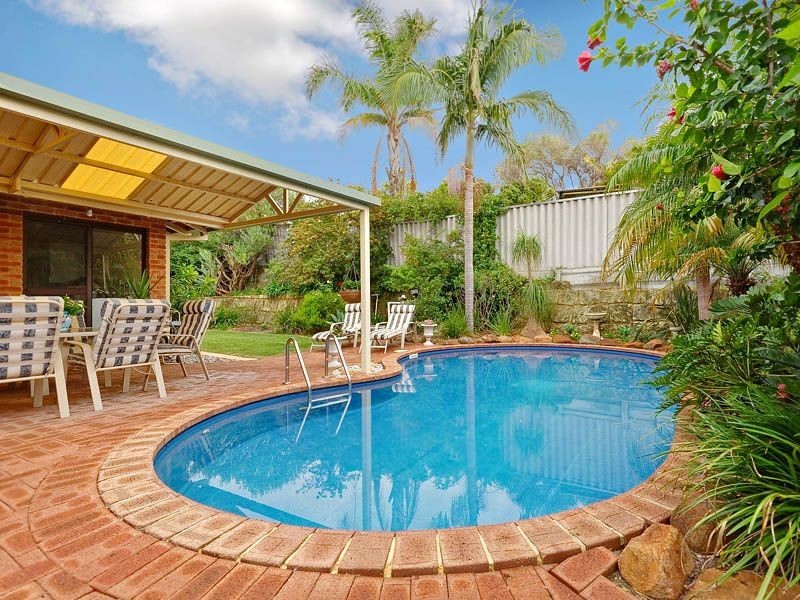 19 Harrington Crescent, Leeming WA 6149