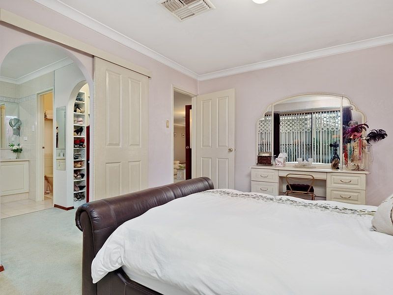 19 Harrington Crescent, Leeming WA 6149