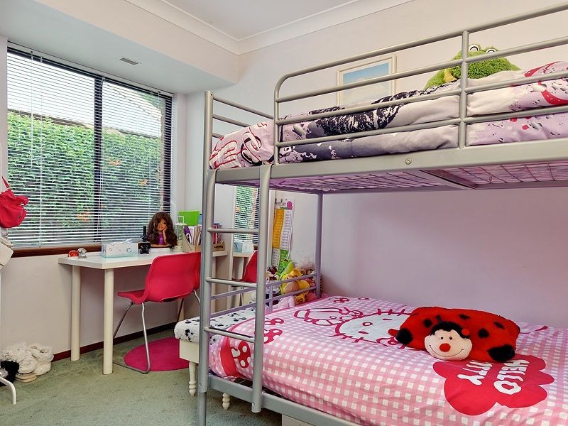 19 Harrington Crescent, Leeming WA 6149