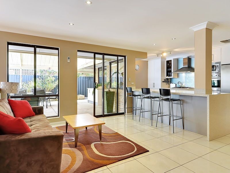 6 Peggs Place, Leeming WA 6149
