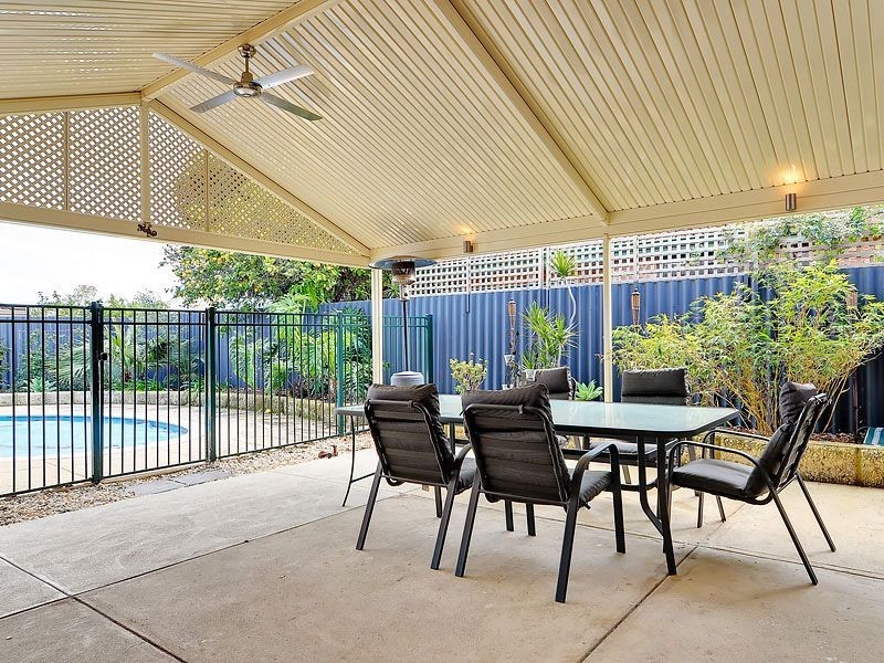 6 Peggs Place, Leeming WA 6149
