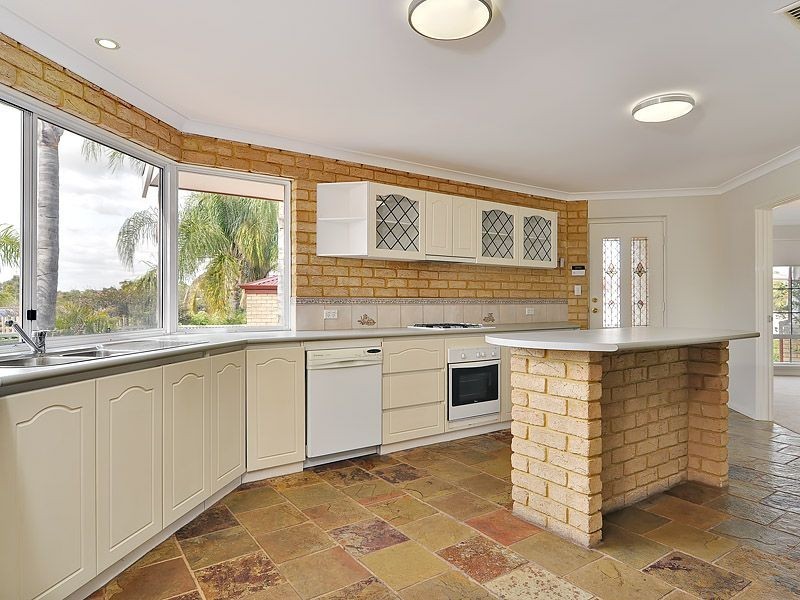 4 Byass Rise, Leeming WA 6149