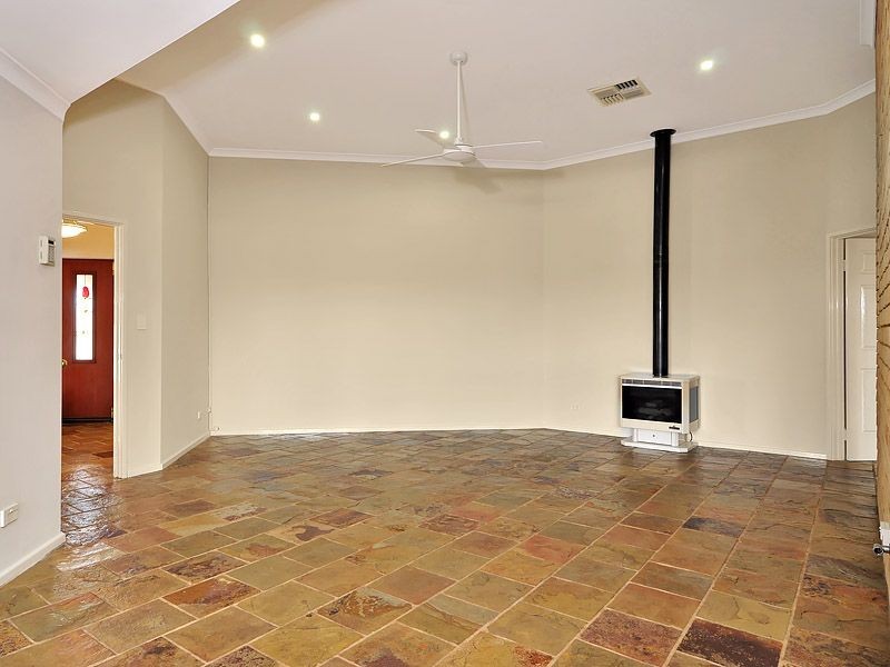 4 Byass Rise, Leeming WA 6149