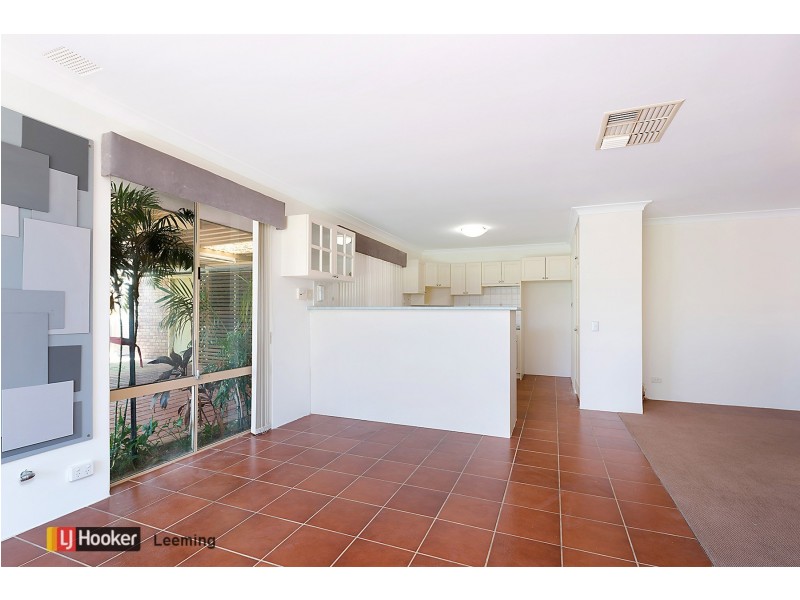 32 Pioneer Drive, Thornlie WA 6108