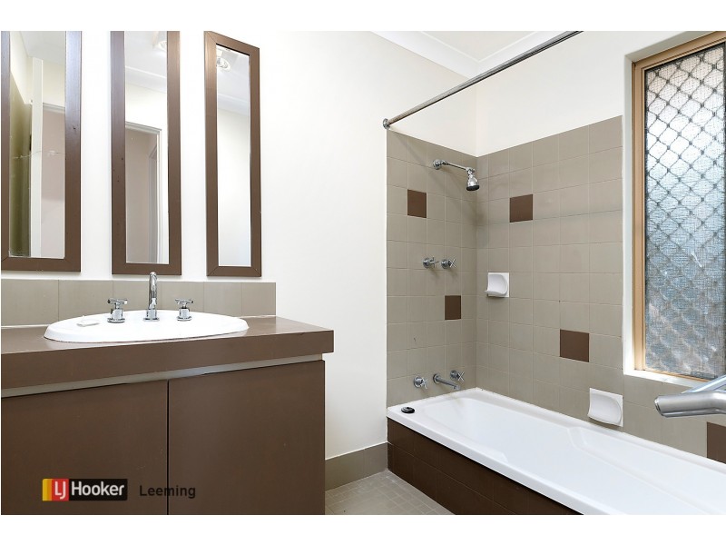 32 Pioneer Drive, Thornlie WA 6108