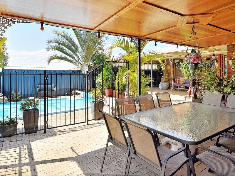 18 Sierra Chase, Leeming WA 6149