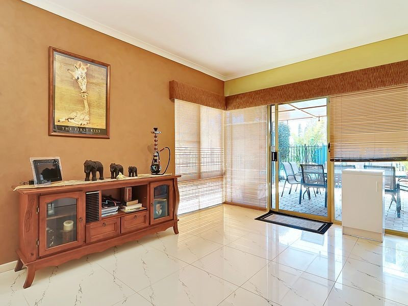 18 Sierra Chase, Leeming WA 6149