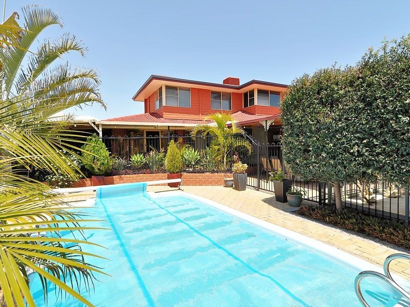 18 Sierra Chase, Leeming WA 6149