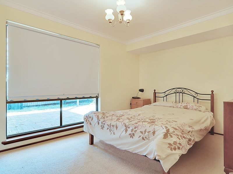12 Duncton Court, Leeming WA 6149