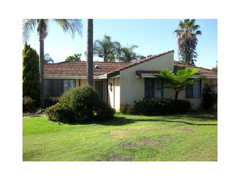 18 Townson Place, Leeming WA 6149