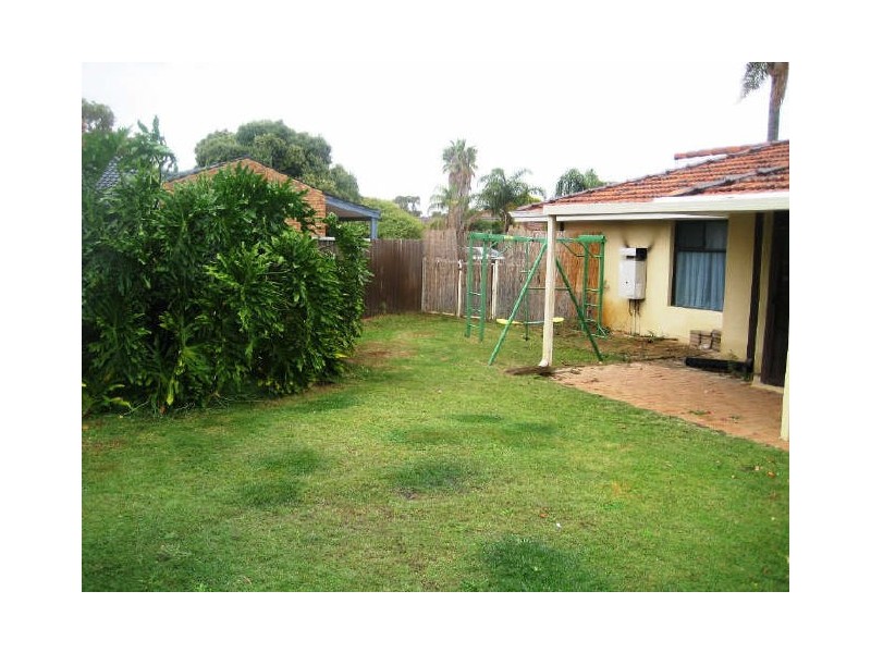 18 Townson Place, Leeming WA 6149