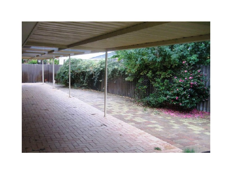 18 Townson Place, Leeming WA 6149