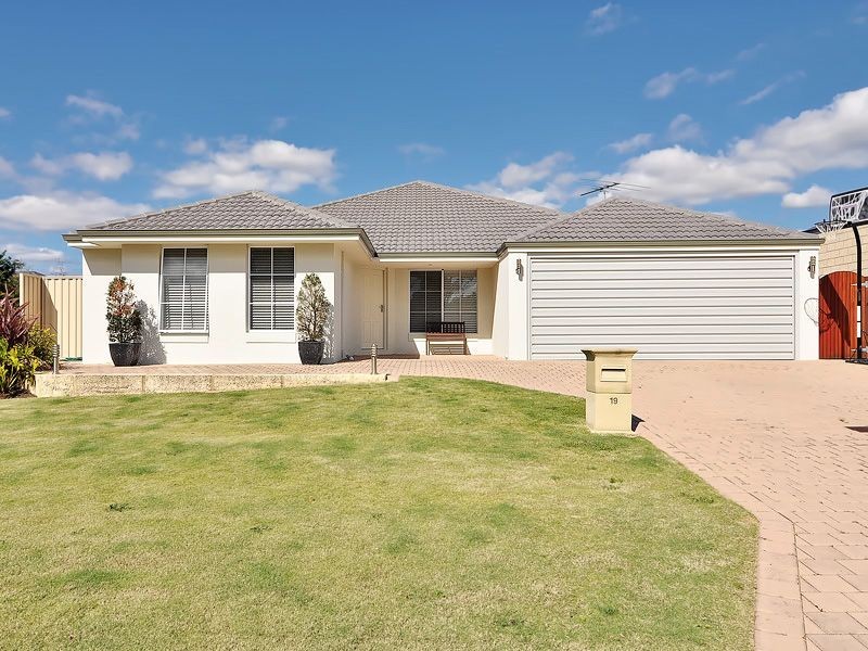 19 Astroloma Drive, Success WA 6164