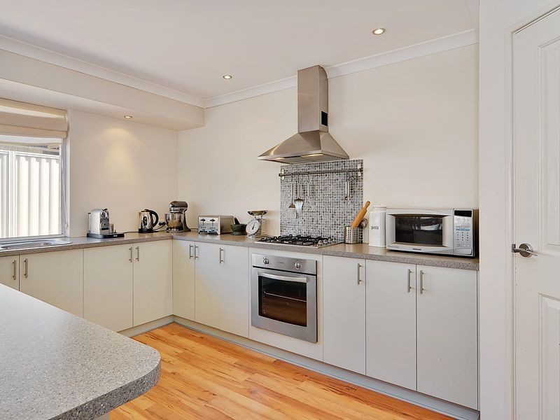 19 Astroloma Drive, Success WA 6164