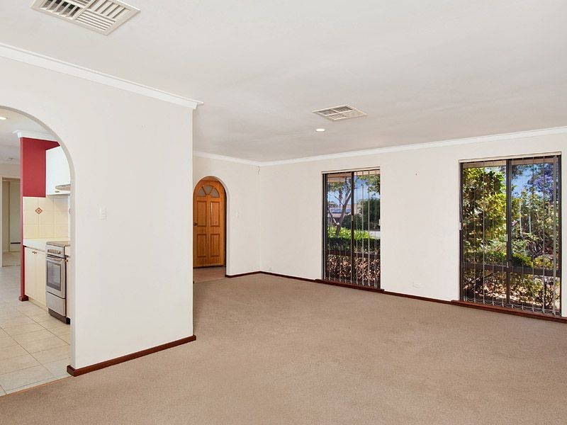 9 Nigel Court, Leeming WA 6149