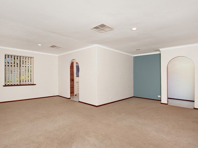 9 Nigel Court, Leeming WA 6149