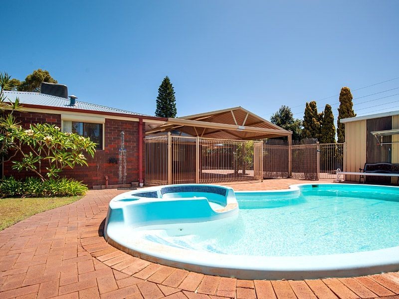 9 Nigel Court, Leeming WA 6149