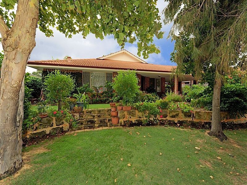 17 Aylesbury Close, Jandakot WA 6164