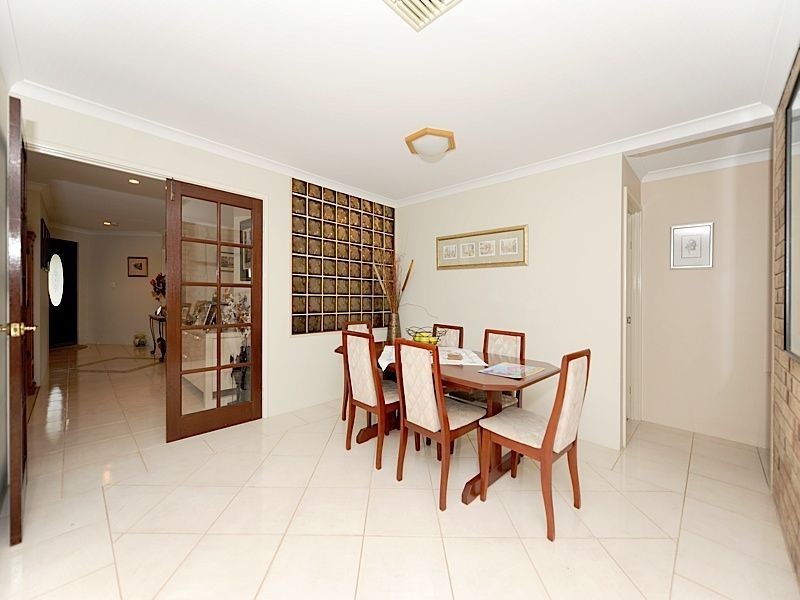 17 Aylesbury Close, Jandakot WA 6164