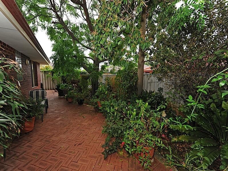 17 Aylesbury Close, Jandakot WA 6164