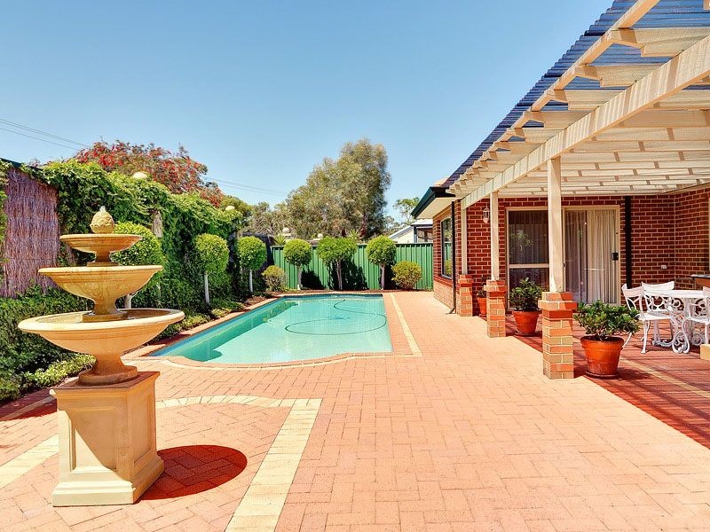 61 Glen Iris Drive, Jandakot WA 6164