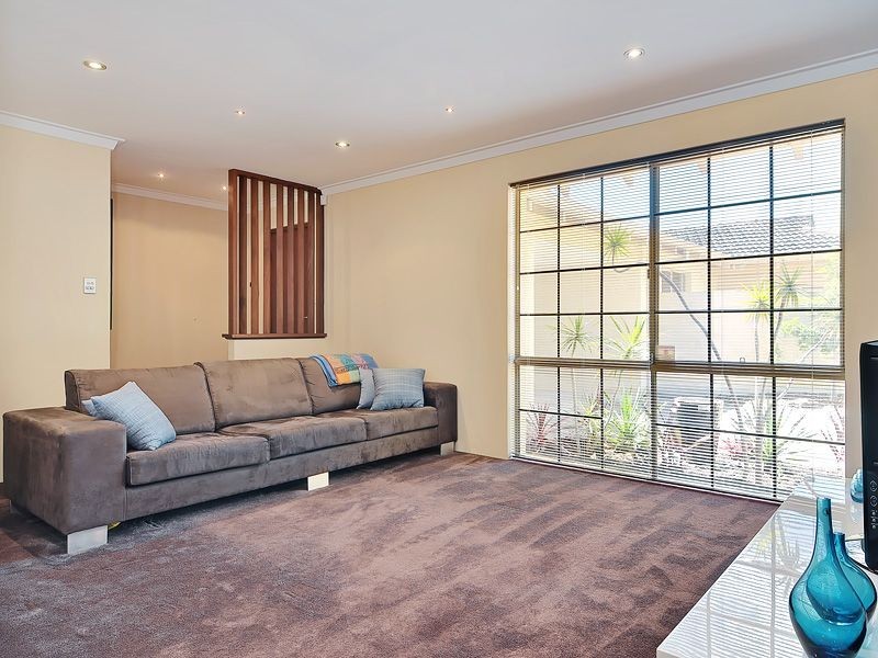 1B Howlett Place, Leeming WA 6149