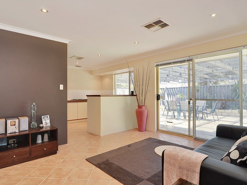 1B Howlett Place, Leeming WA 6149