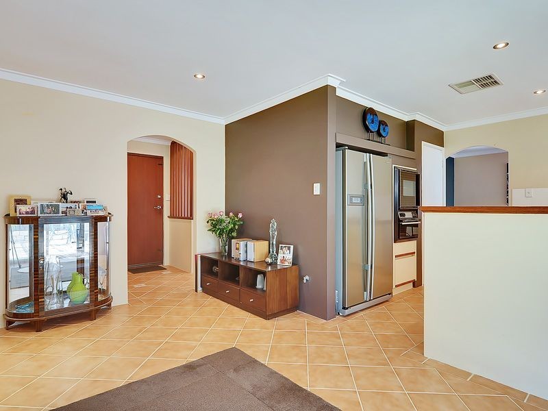 1B Howlett Place, Leeming WA 6149